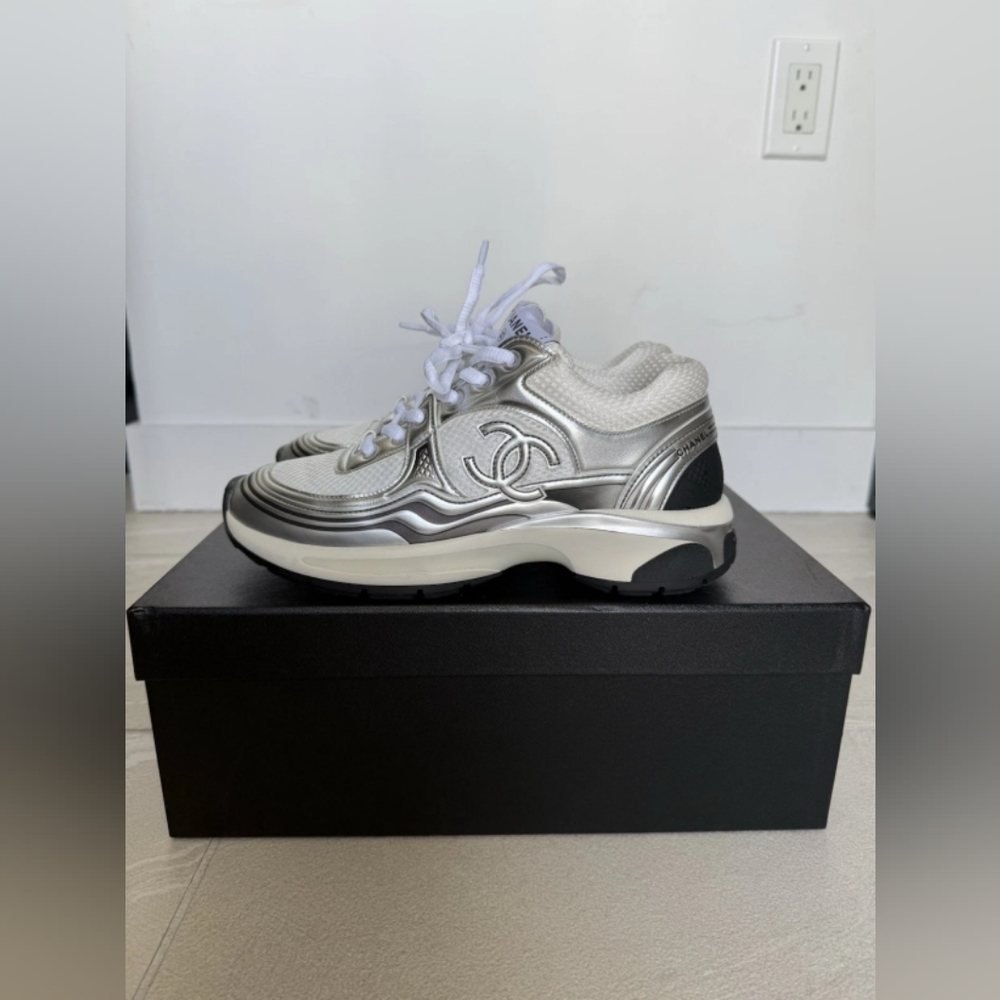 Chanel CC Logo Sneakers - Picture 2 of 8